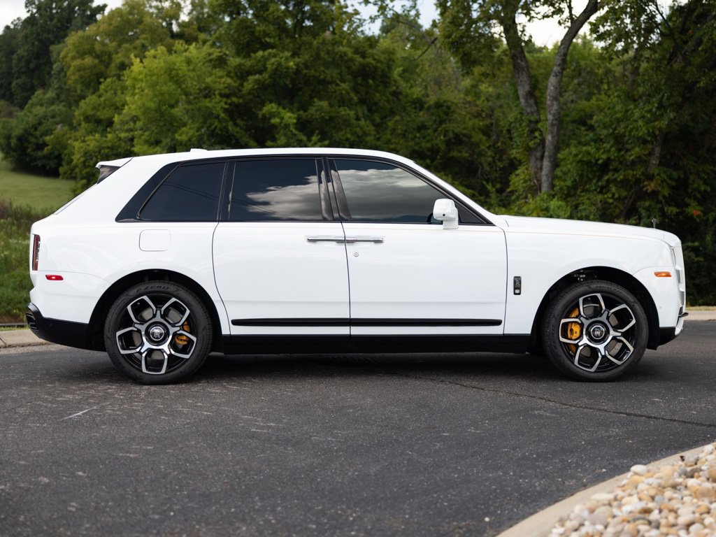 Certified 2022 Rolls-Royce Cullinan Black Badge w/ Dark Exterior Package AWD/4WD image 10