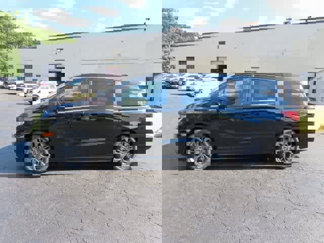 New 2026 Honda Odyssey Touring image 3