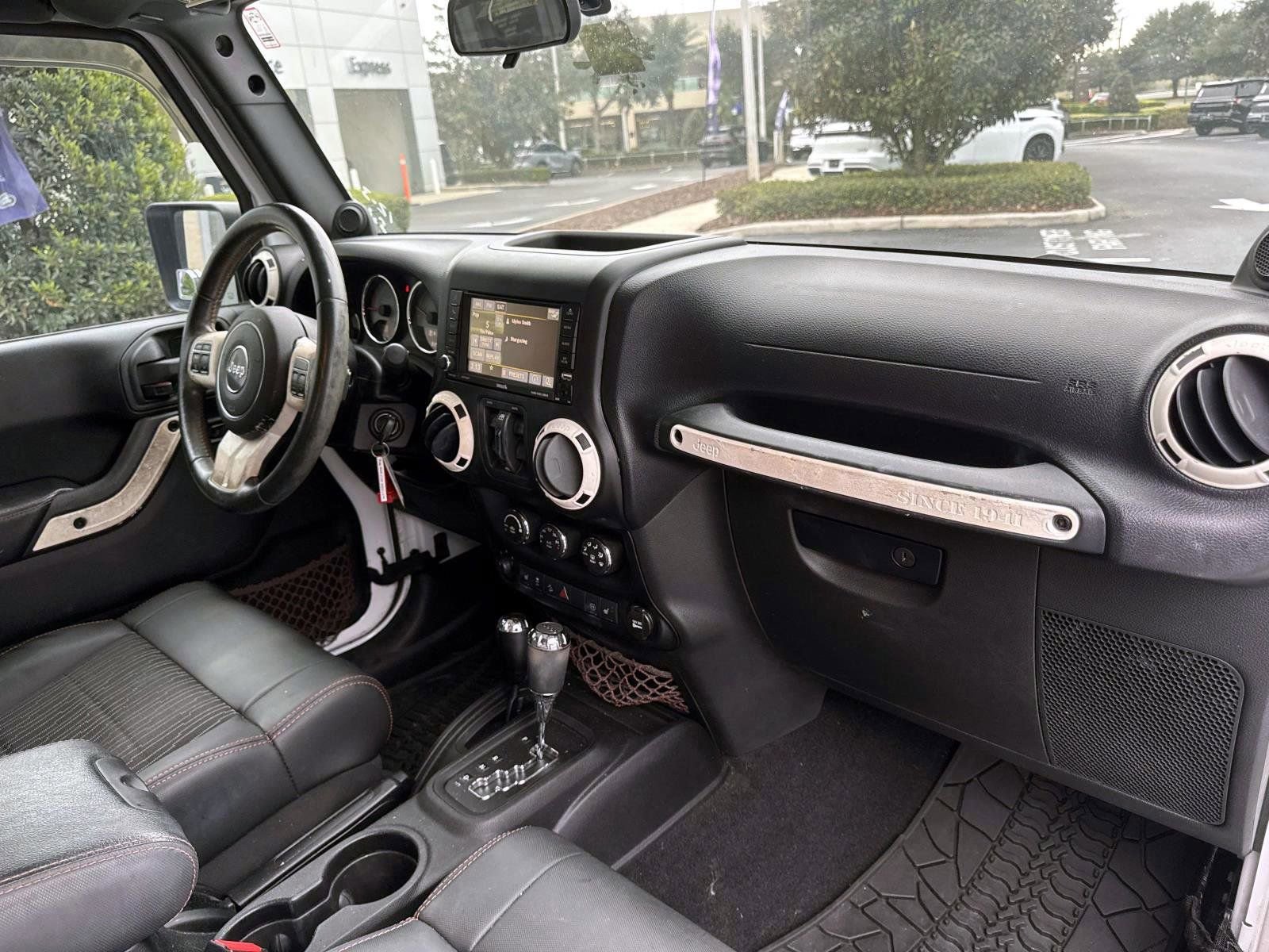 Used 2012 Jeep Wrangler Unlimited Sahara image 15