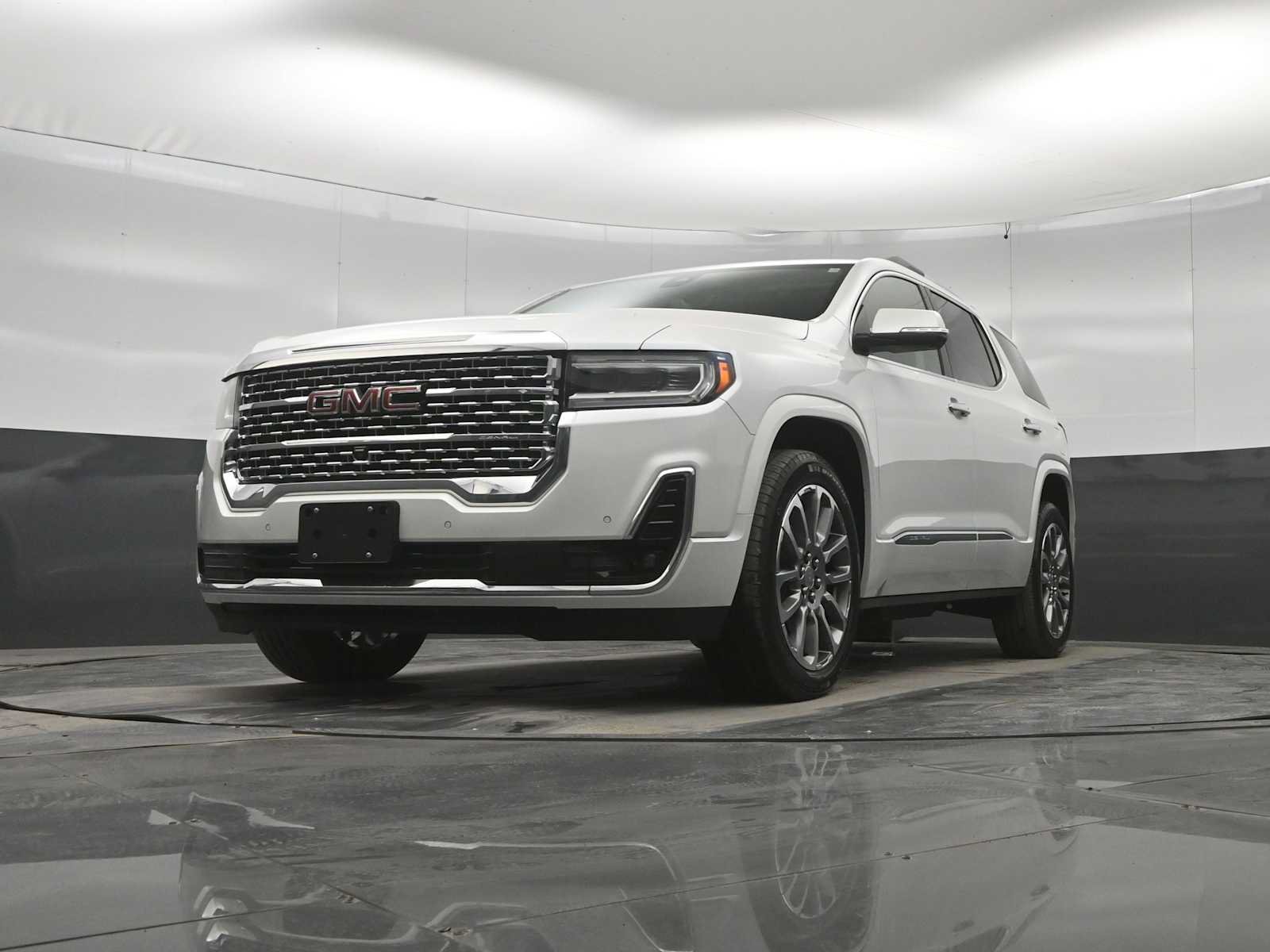 Used 2022 GMC Acadia Denali w/ Denali Ultimate Package AWD/4WD image 32