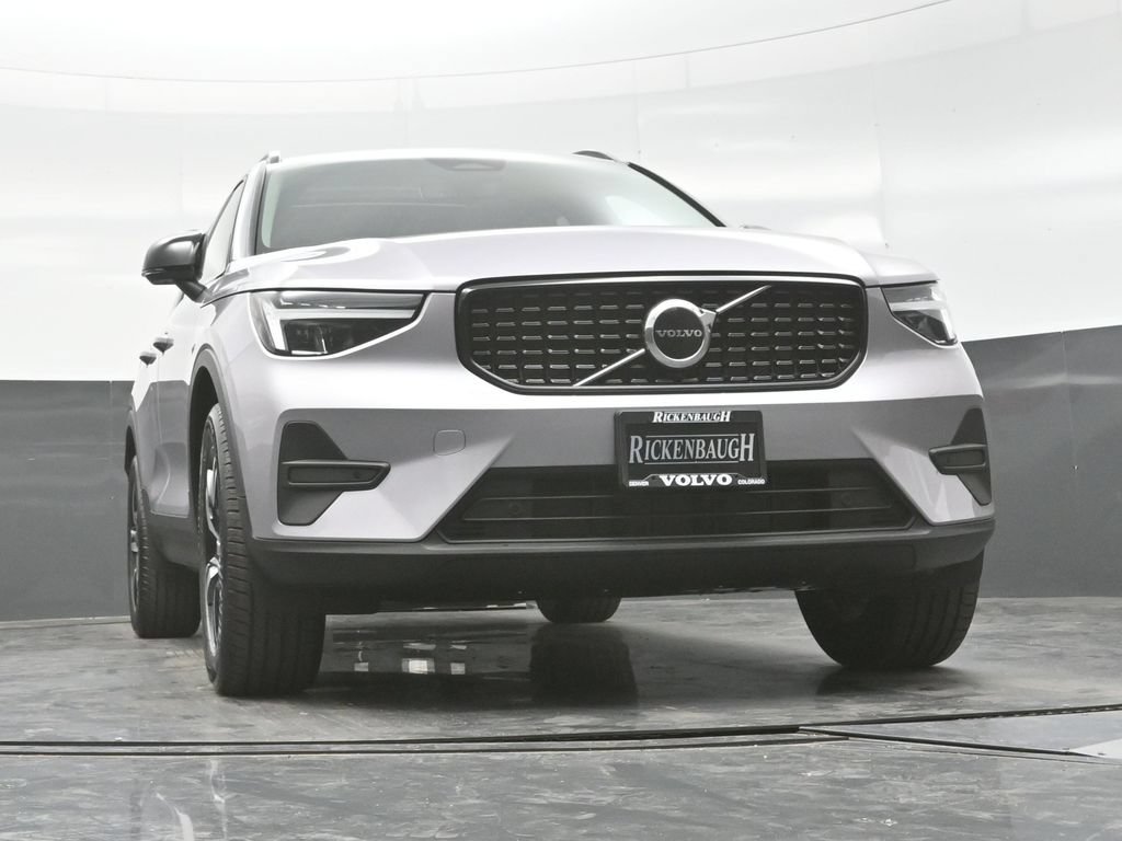 New 2026 Volvo XC40 B5 Core w/ Protection Package Premier AWD/4WD image 18