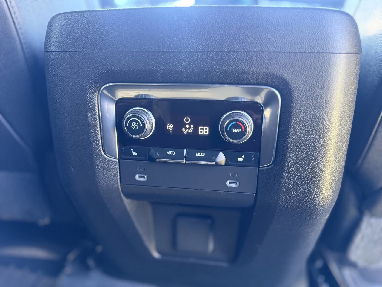 Used 2022 Chevrolet Suburban RST w/ Sport Performance Package AWD/4WD image 28