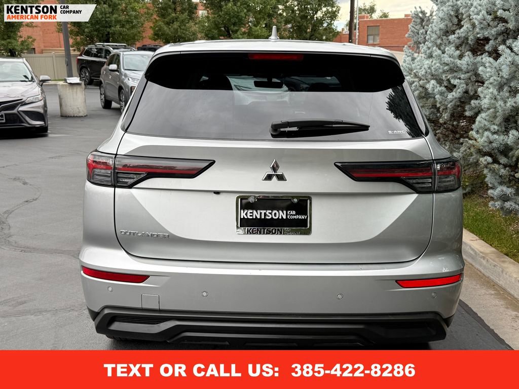 Used 2025 Mitsubishi Outlander ES image 7