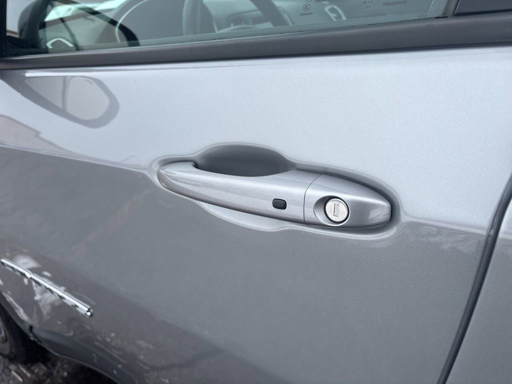 Certified 2021 Jeep Compass Latitude image 29