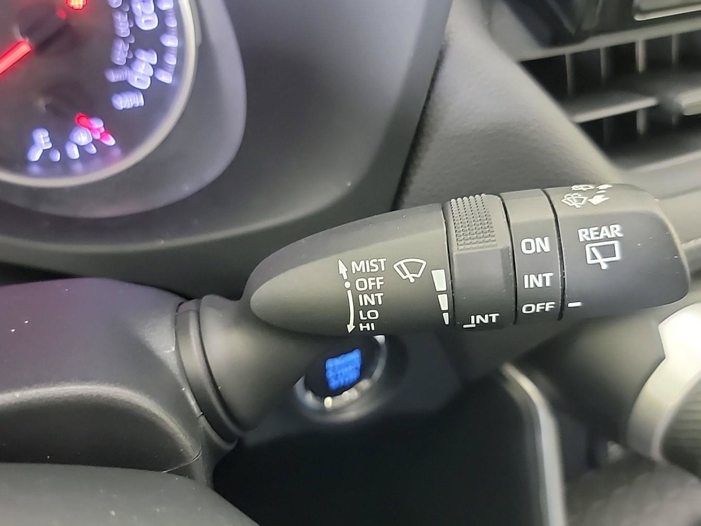 Used 2019 Toyota RAV4 XLE w/ All Weather Liner Package AWD/4WD image 27