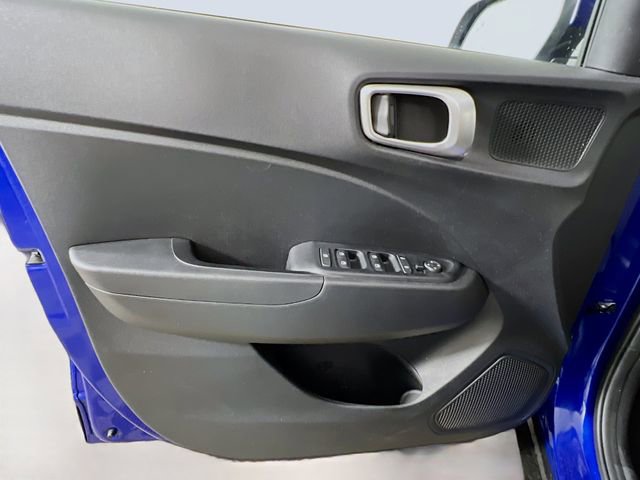Used 2025 Hyundai Venue SEL FWD image 30