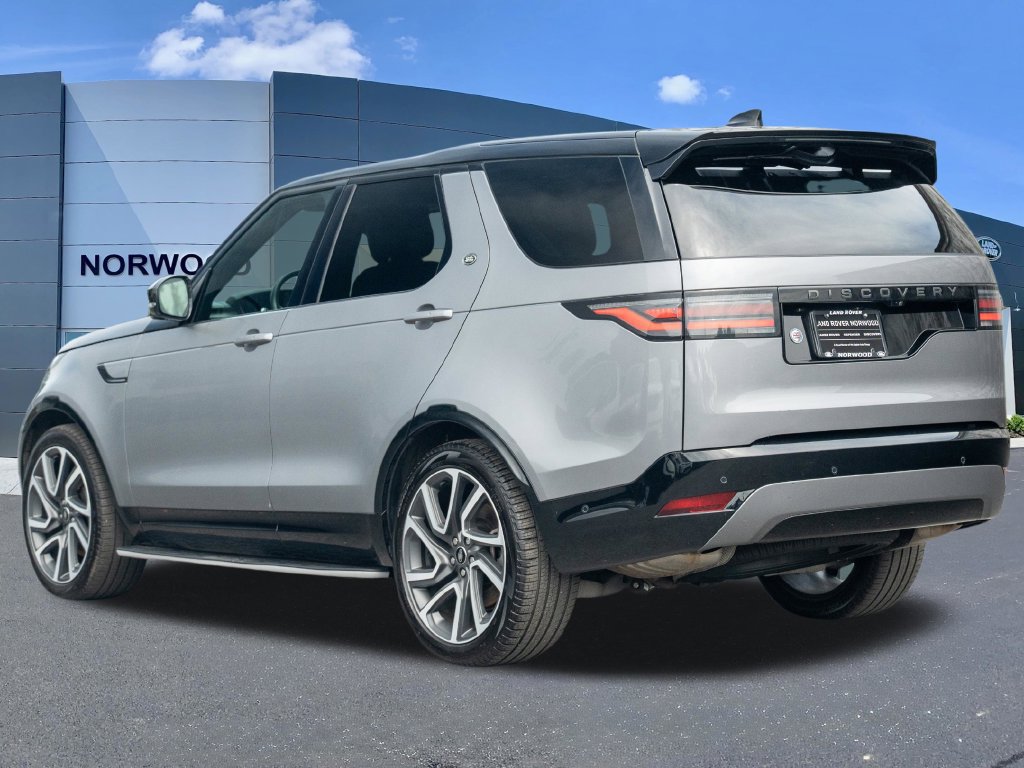 Used 2024 Land Rover Discovery Dynamic SE AWD/4WD image 7