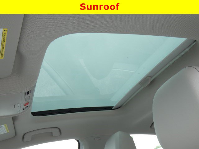 Used 2024 Volkswagen Jetta SE w/ Panoramic Sunroof Package FWD image 15