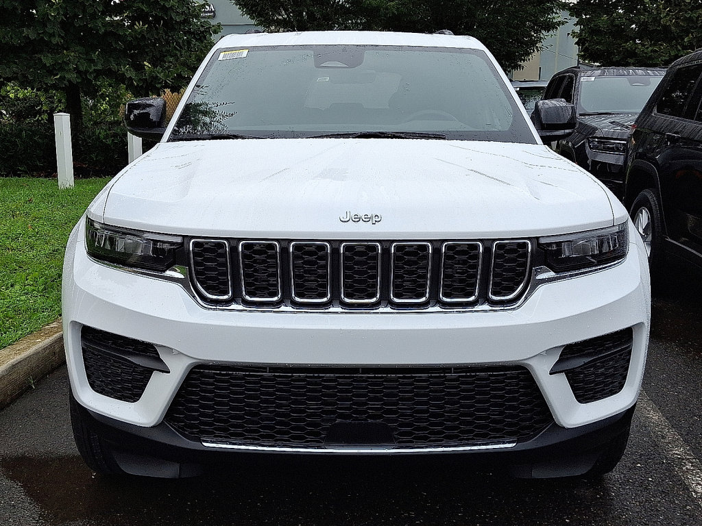 New 2025 Jeep Grand Cherokee Laredo X w/ Luxury Tech Group I image 2