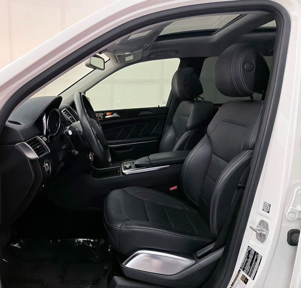 Used 2015 Mercedes-Benz GL 550 4MATIC w/ Driver Assistance Package image 18