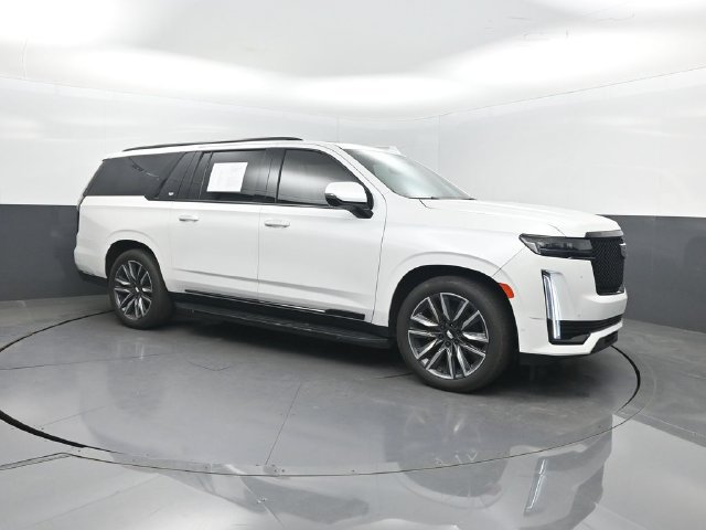 Used 2023 Cadillac Escalade ESV Sport Platinum w/ LPO, ONYX Package AWD/4WD image 28