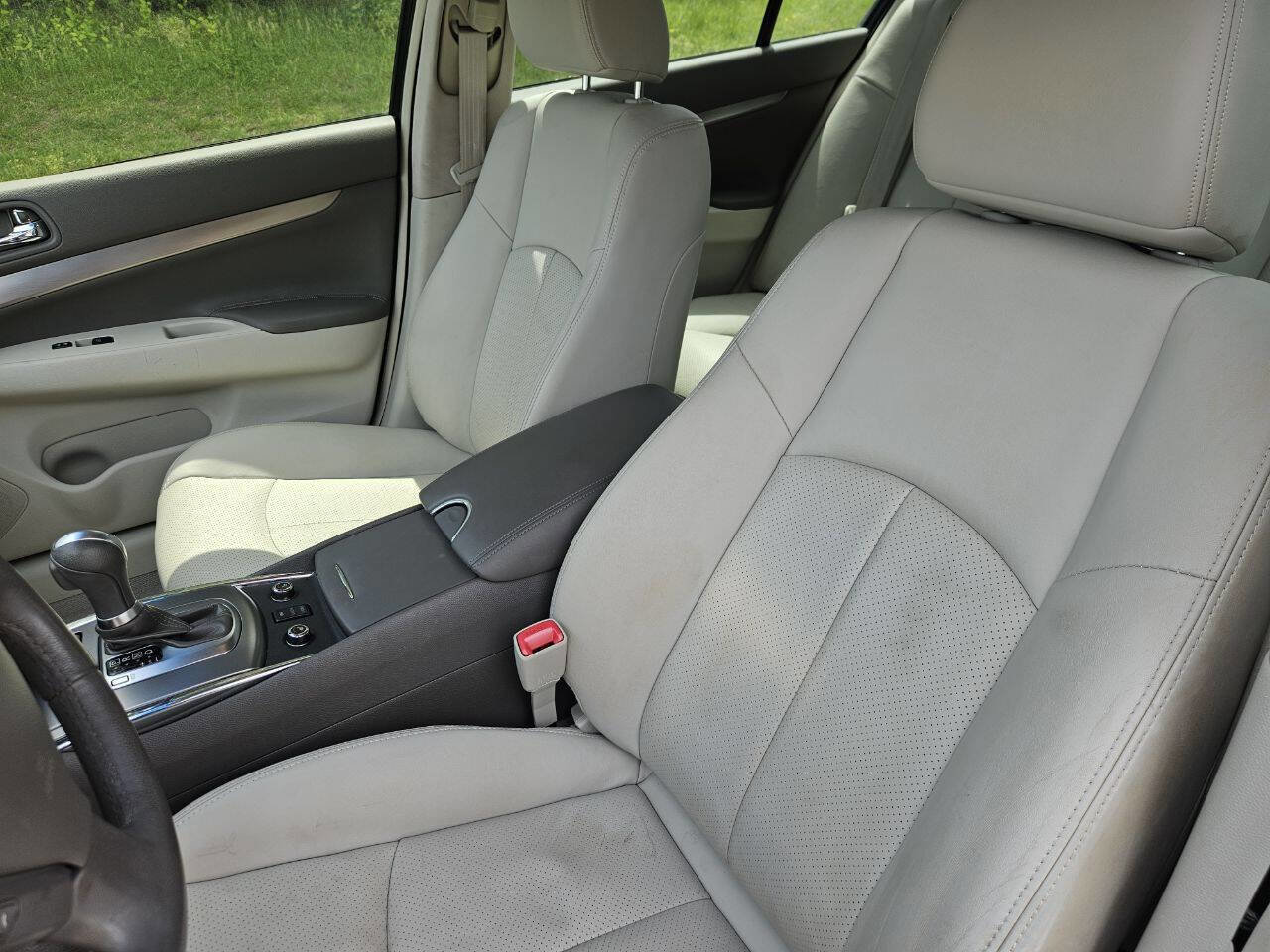 Used 2015 INFINITI Q40 AWD w/ Navigation Package image 11