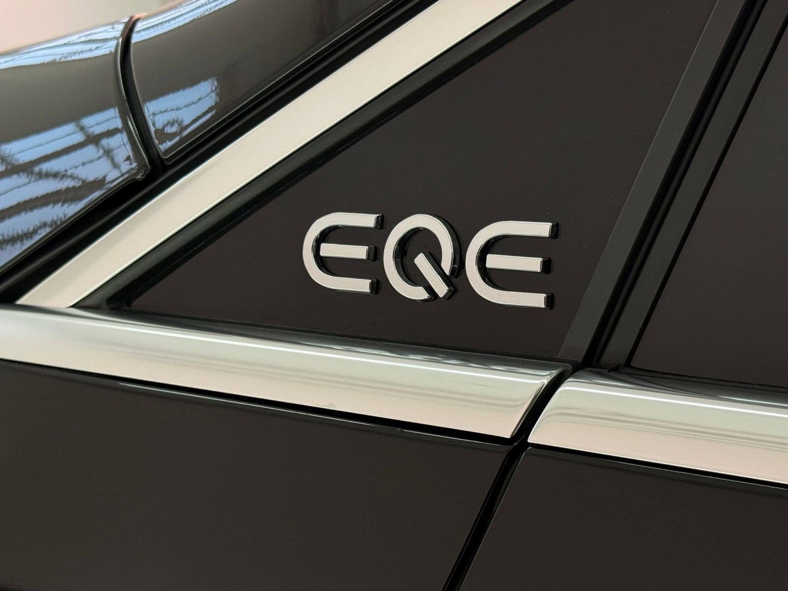 Certified 2023 Mercedes-Benz EQE 350+ SUV image 32