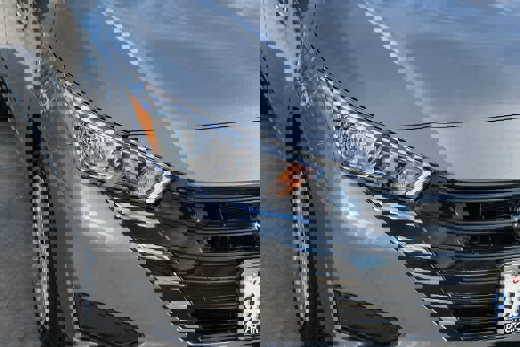 Used 2023 Nissan Versa S image 4