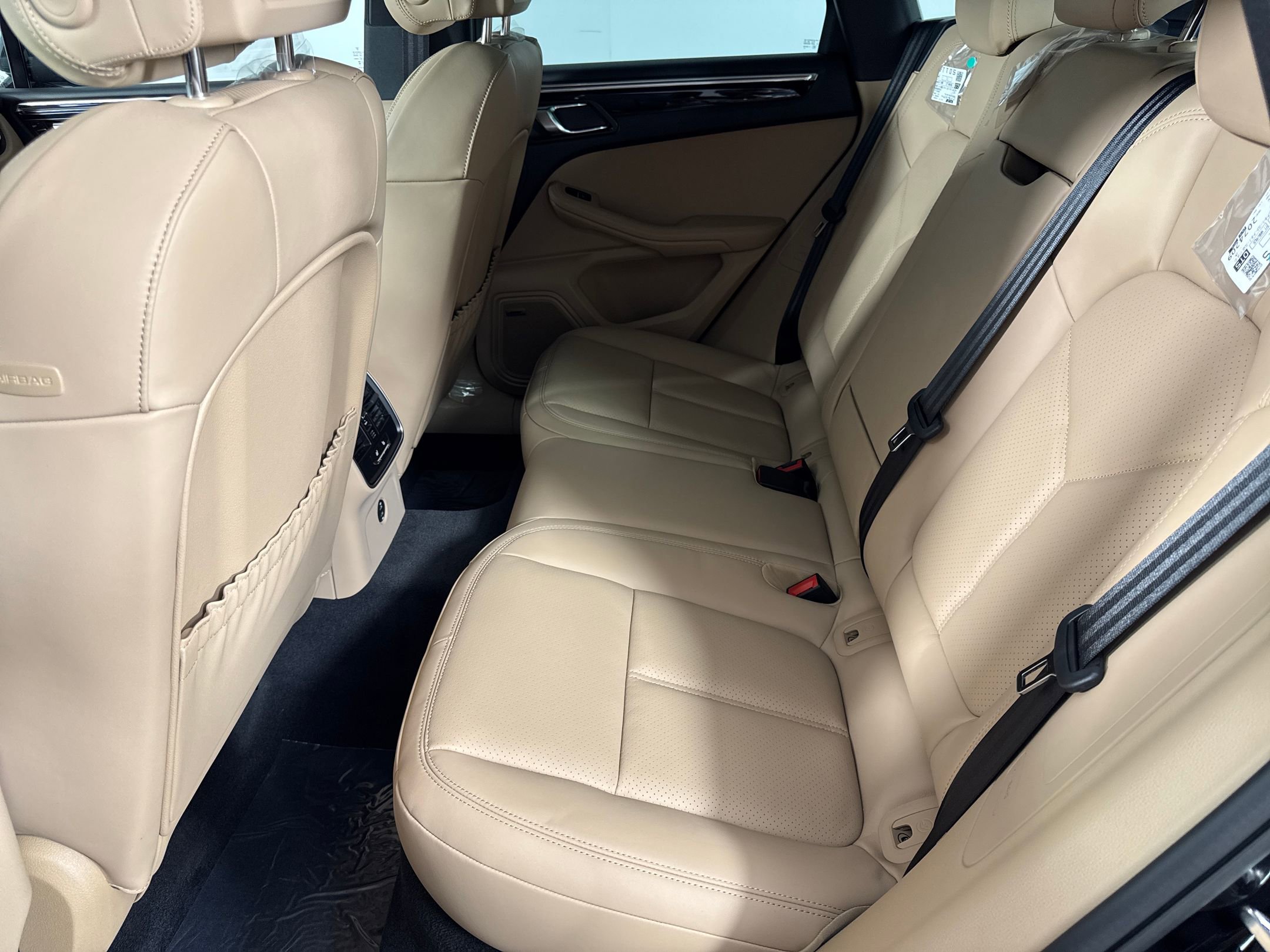 Certified 2026 Porsche Macan image 23