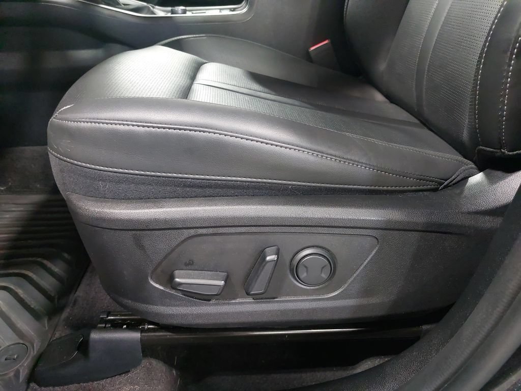 Used 2025 Kia Sorento S w/ Panoramic Sunroof Package FWD image 16