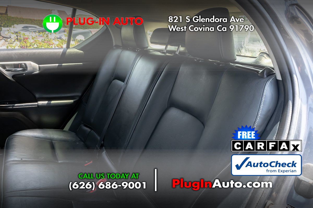 Used 2013 Lexus CT 200h w/ Leather Pkg FWD image 13