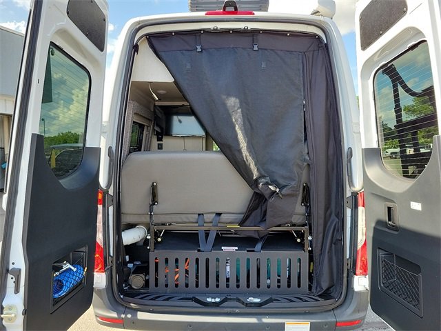 Used 2022 Mercedes-Benz Sprinter 2500 image 33