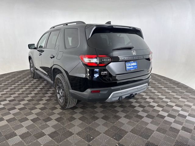 Certified 2025 Honda Pilot TrailSport image 9