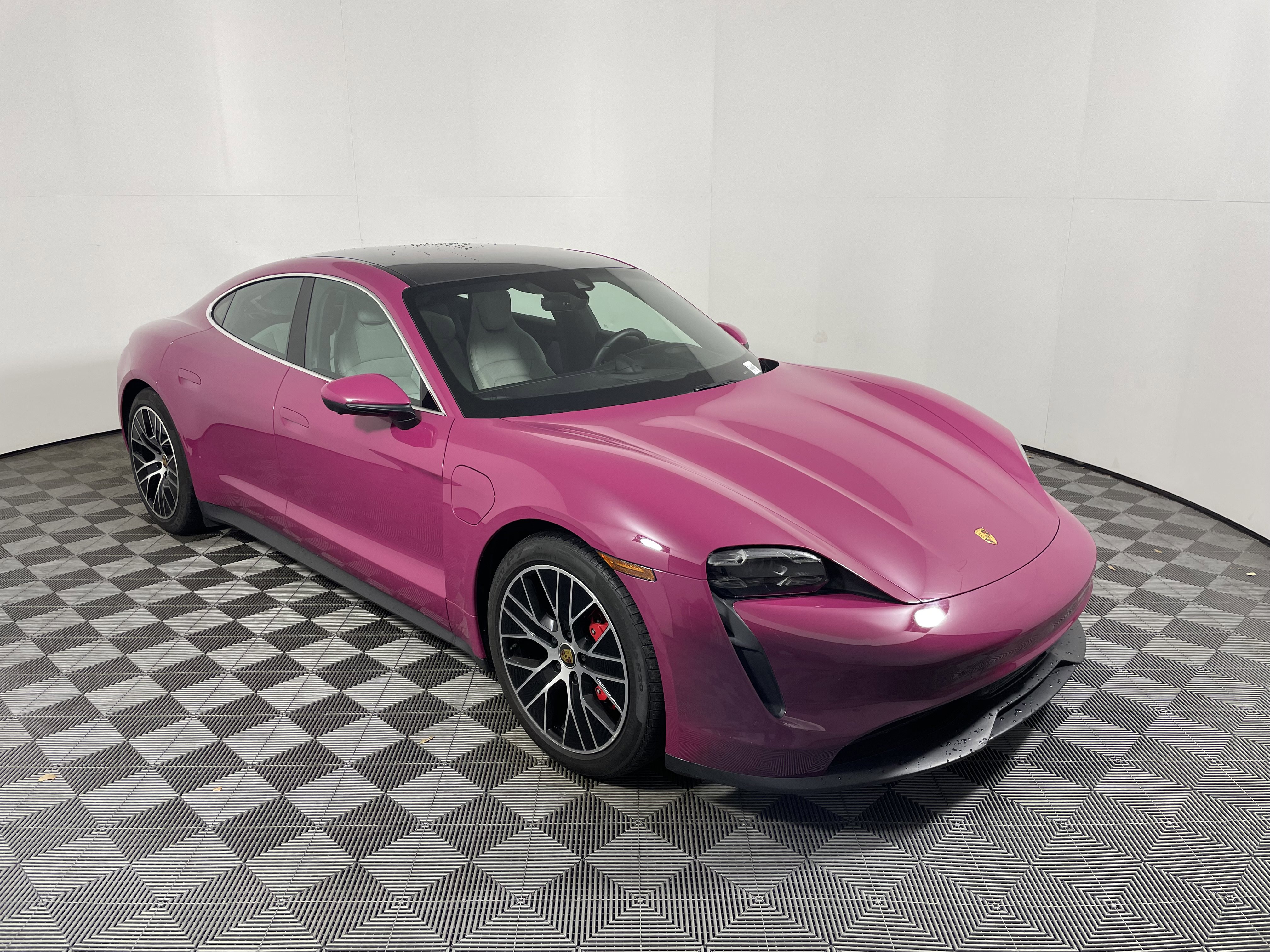 Certified 2022 Porsche Taycan 4S image 9