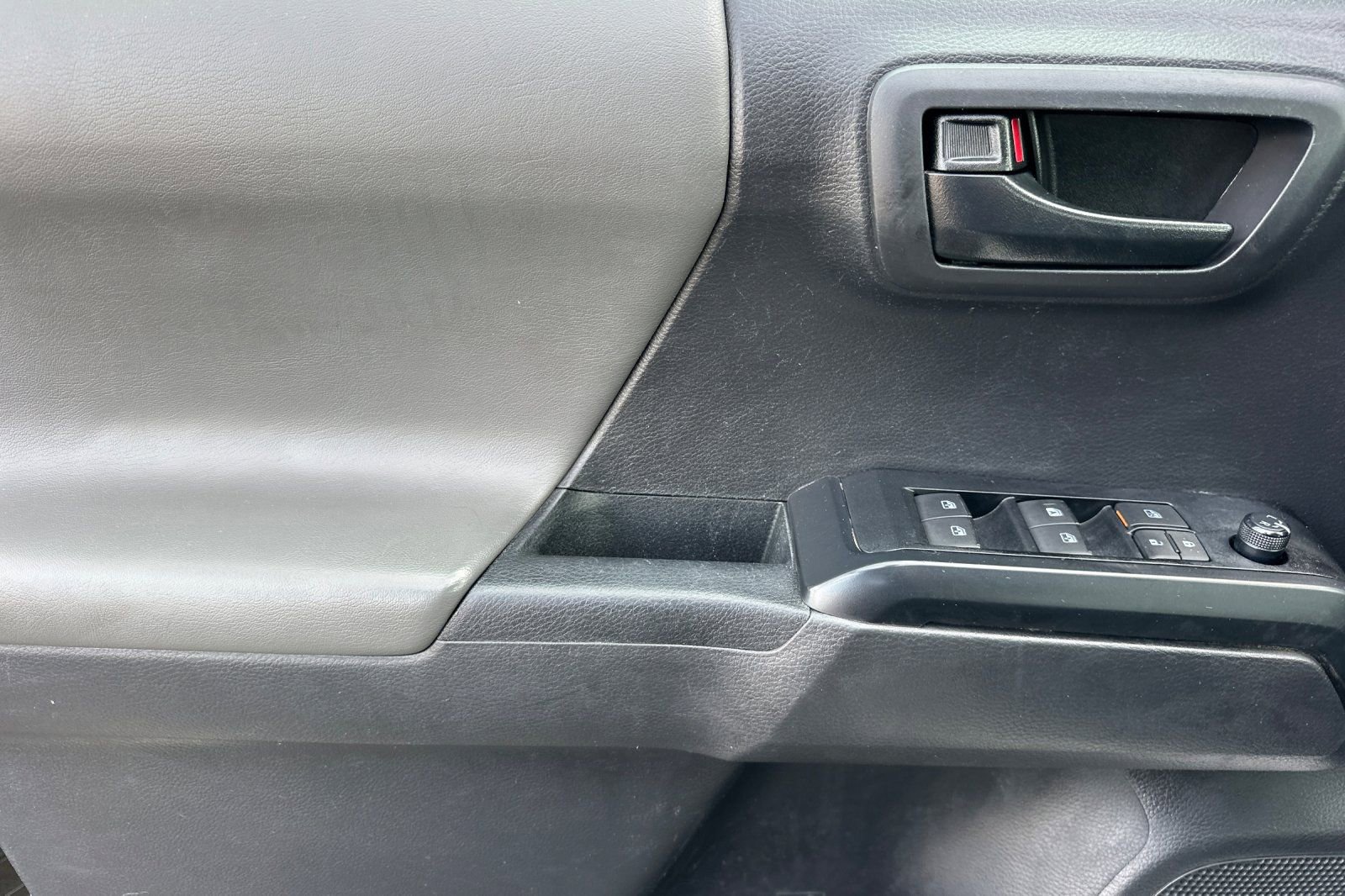 Used 2023 Toyota Tacoma SR AWD/4WD image 10