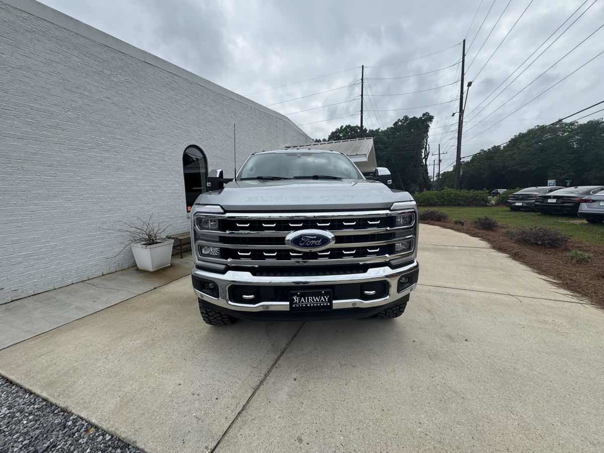 Used 2024 Ford F350 Lariat w/ Lariat Ultimate Package AWD/4WD image 3