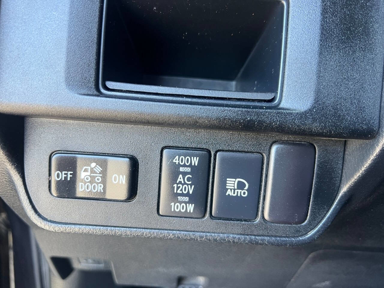 Used 2018 Toyota Tacoma TRD Sport w/ Technology Package AWD/4WD image 14
