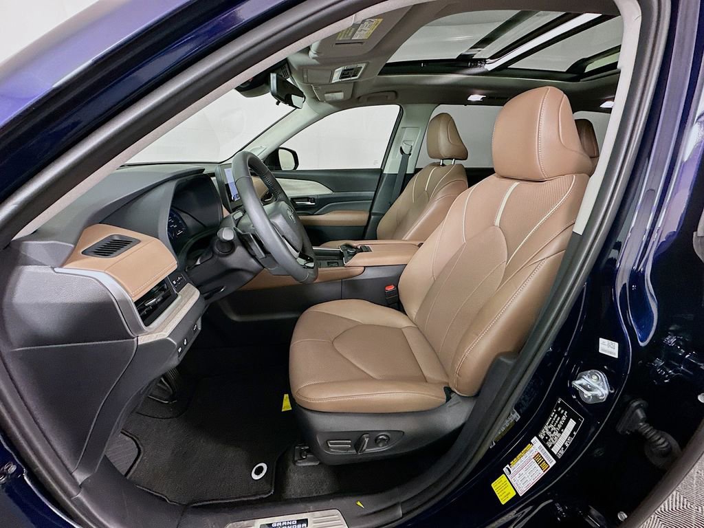 Certified 2026 Toyota Grand Highlander Platinum image 21