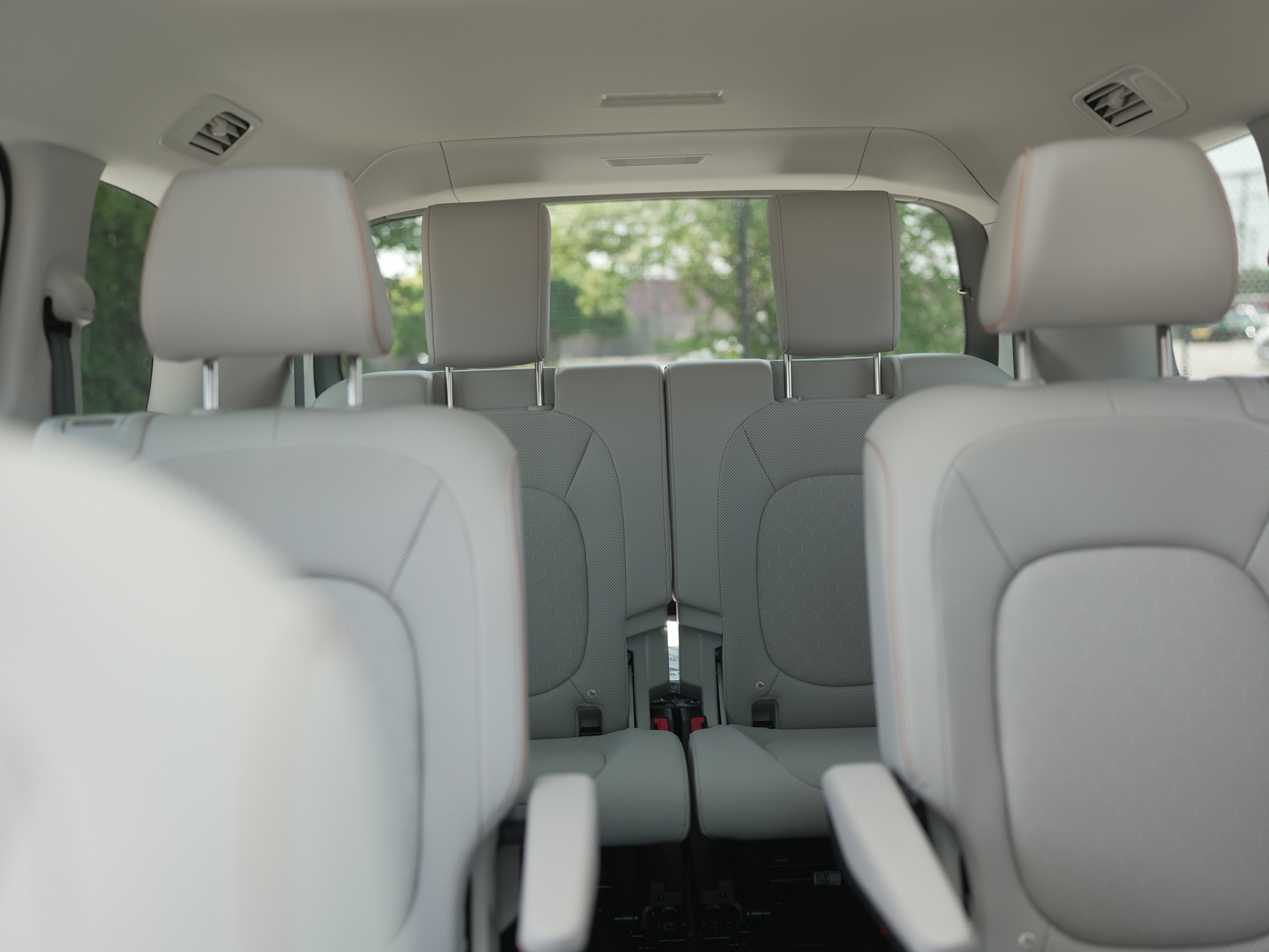 New 2025 Volkswagen ID. Buzz 1st Edition image 24