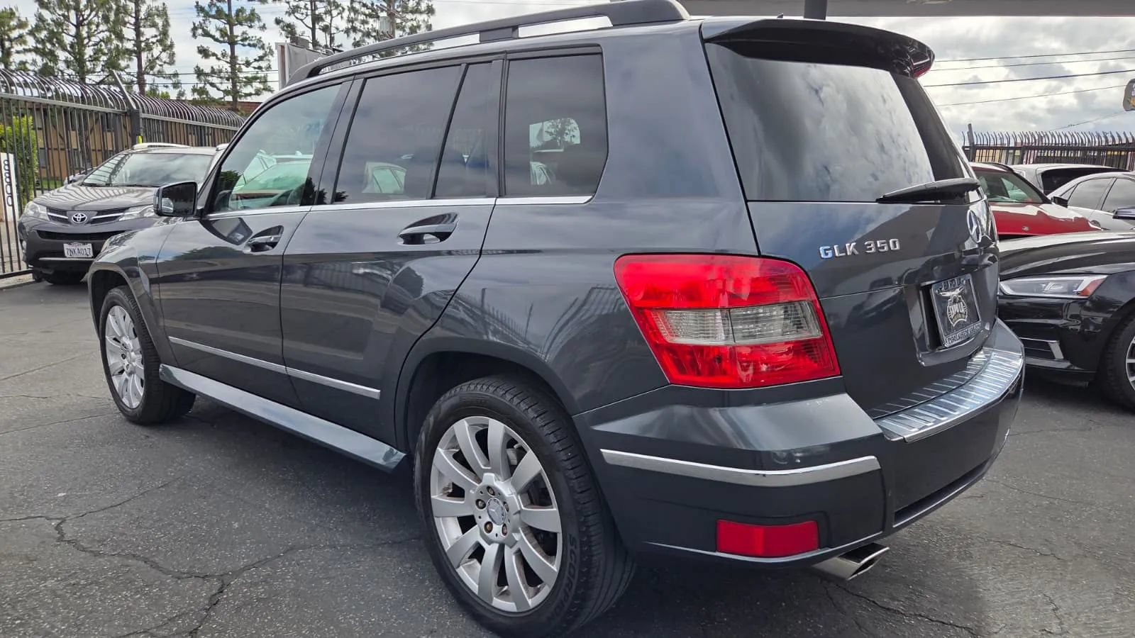 Used 2010 Mercedes-Benz GLK 350 2WD image 18