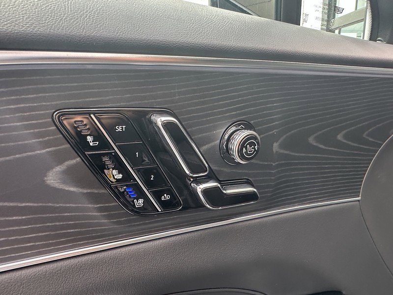 New 2025 Cadillac Lyriq Luxury image 17