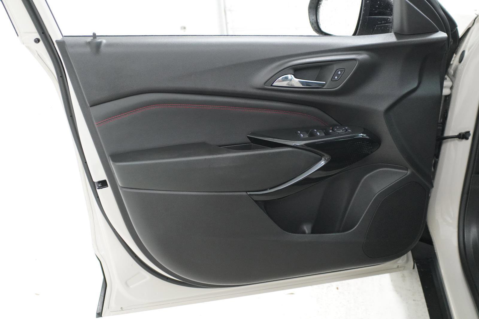 Used 2026 Chevrolet Trax RS w/ Driver Confidence Package FWD image 12