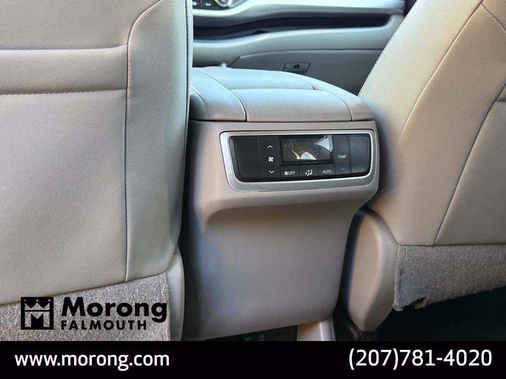 Used 2019 Toyota Highlander XLE AWD/4WD image 21