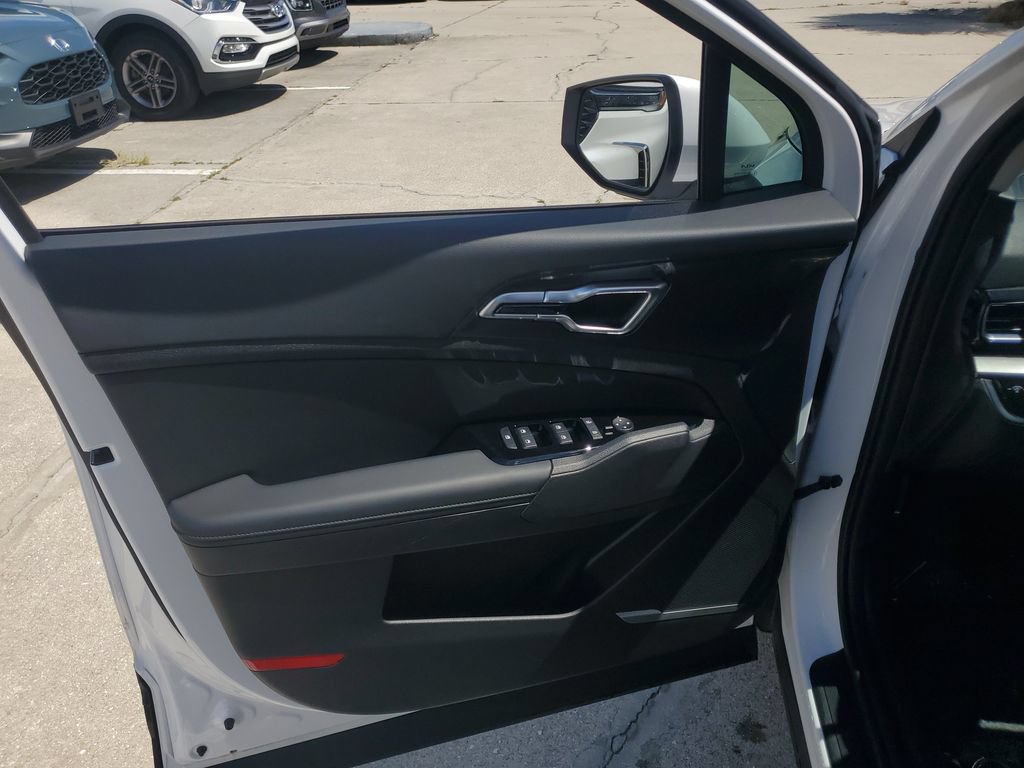 Used 2025 Kia Sportage EX FWD image 25