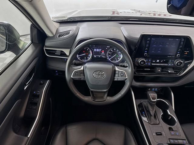 Used 2022 Toyota Highlander XLE image 26