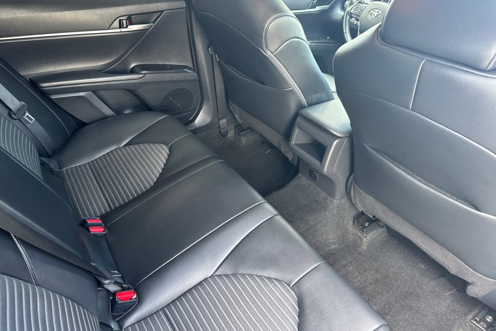 Used 2023 Toyota Camry SE w/ Convenience Package image 29