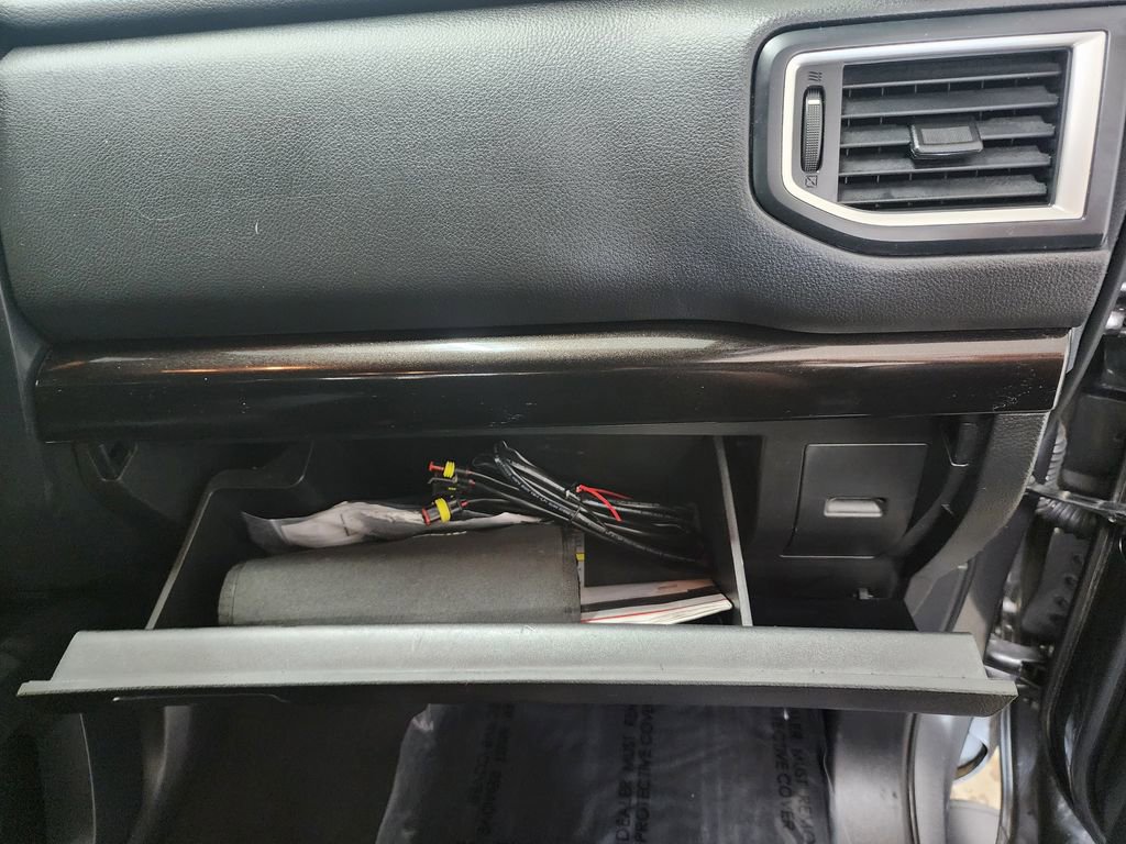 Used 2019 Nissan Titan SV w/ SV Convenience Package AWD/4WD image 33