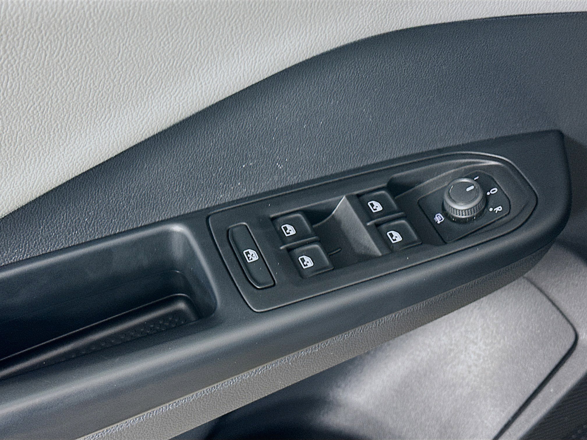 Used 2022 Volkswagen Taos SE w/ IQ.Drive SE Package image 23