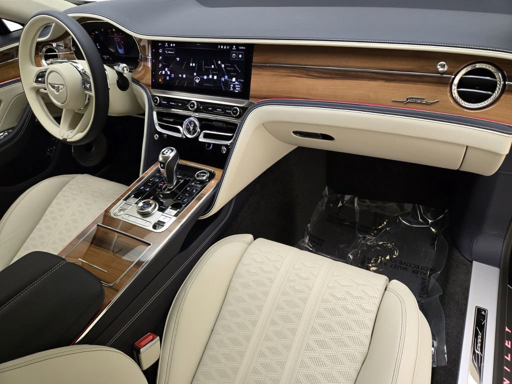 New 2025 Bentley Flying Spur Plug-In Hybrid image 4