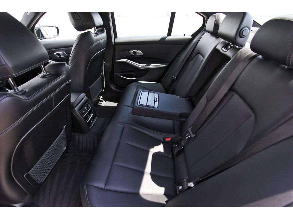 Used 2022 BMW 330i Sedan w/ Driving Assistance Package RWD image 7