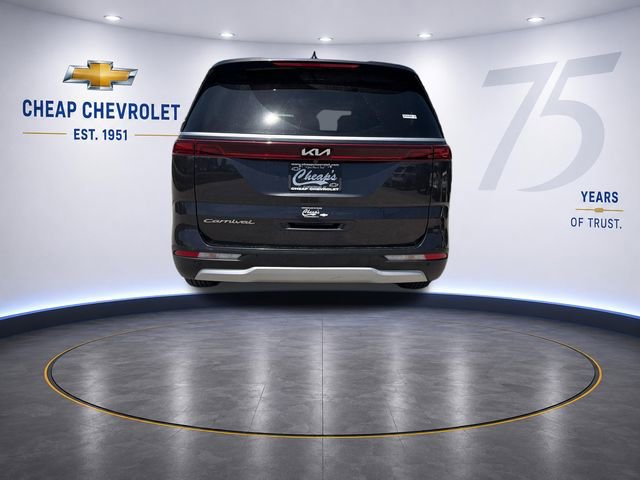 Used 2022 Kia Carnival EX FWD image 4