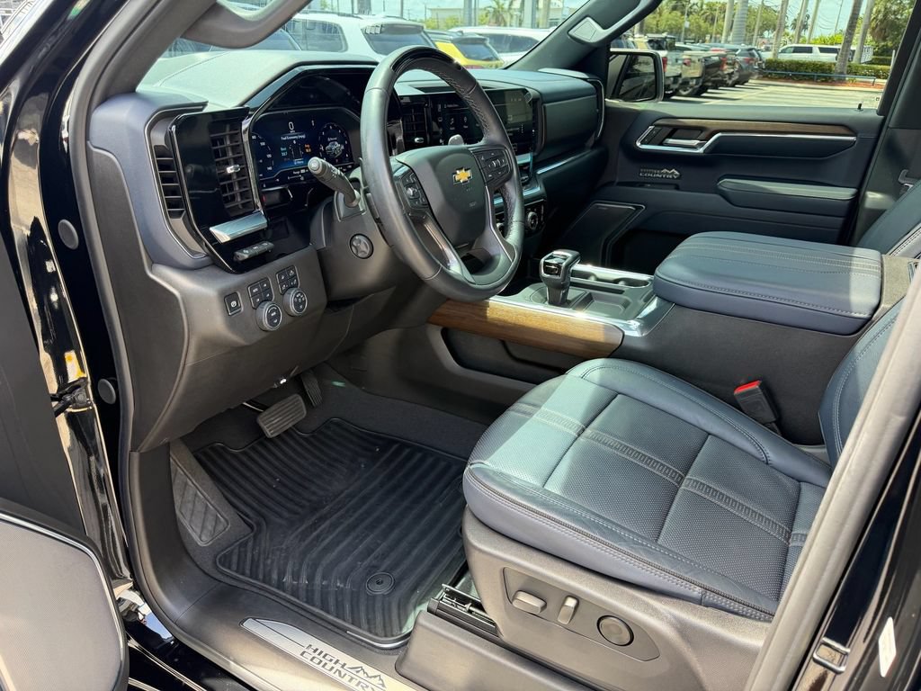 Used 2024 Chevrolet Silverado 1500 High Country w/ Technology Package AWD/4WD image 11