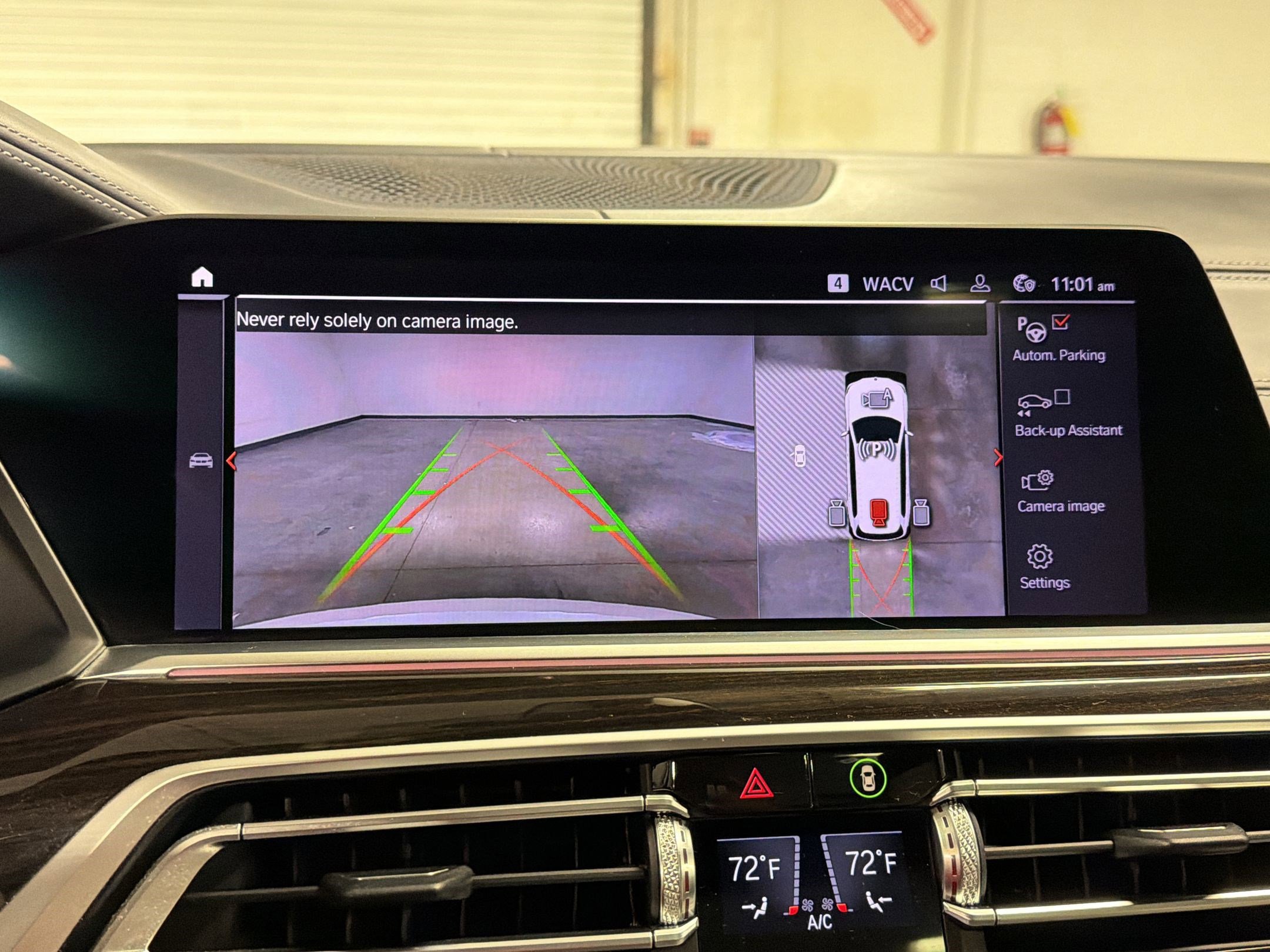 Used 2021 BMW X7 M50i w/ Dynamic Handling Package AWD/4WD image 24