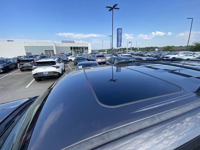 Used 2021 Toyota 4Runner Venture w/ Moonroof Package AWD/4WD image 4