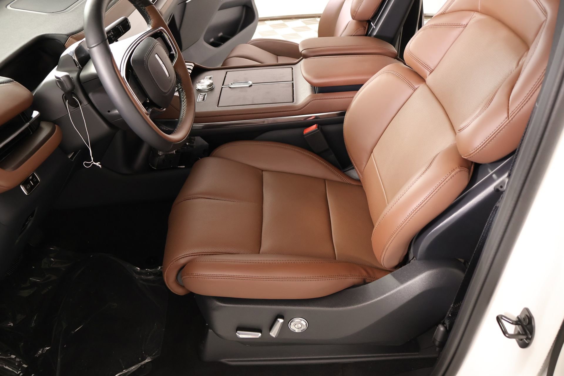 New 2026 Lincoln Navigator L Reserve AWD/4WD image 11