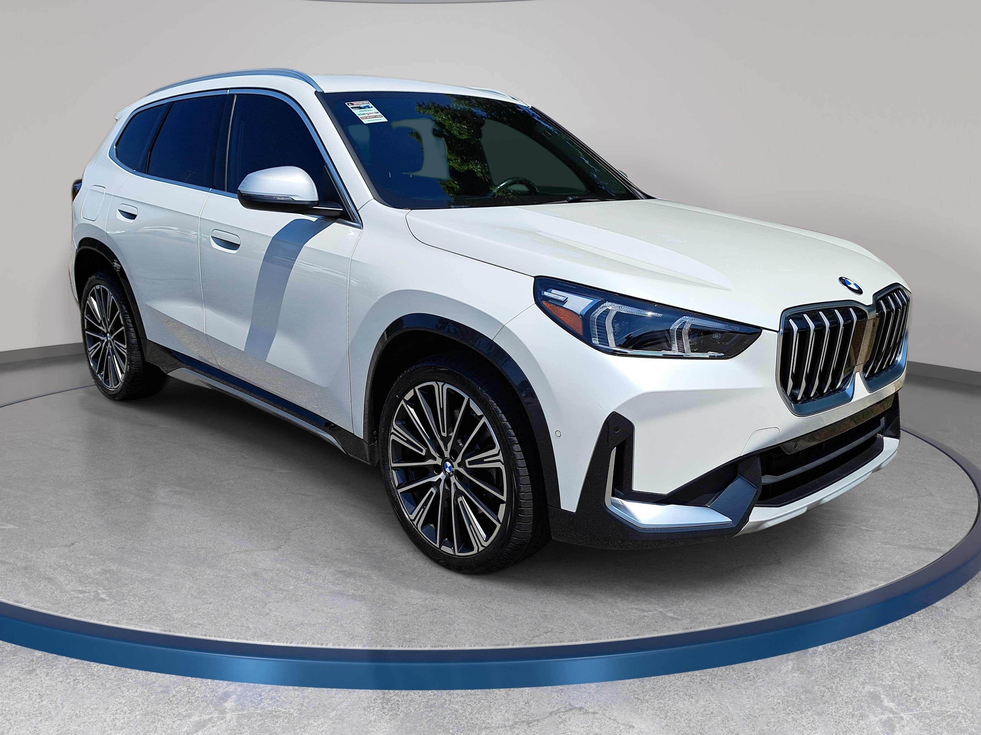 Certified 2023 BMW X1 xDrive28i w/ Convenience Package AWD/4WD image 4