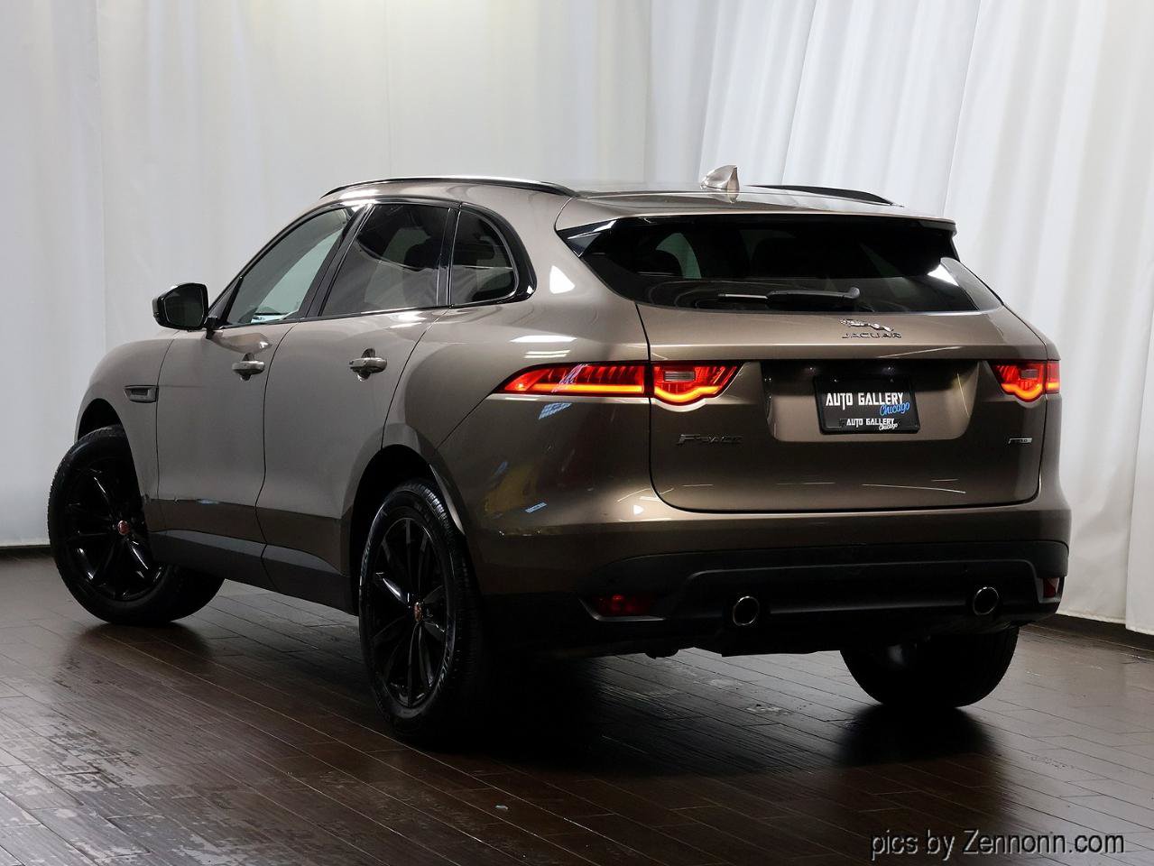 Used 2017 Jaguar F-PACE Prestige AWD/4WD image 9