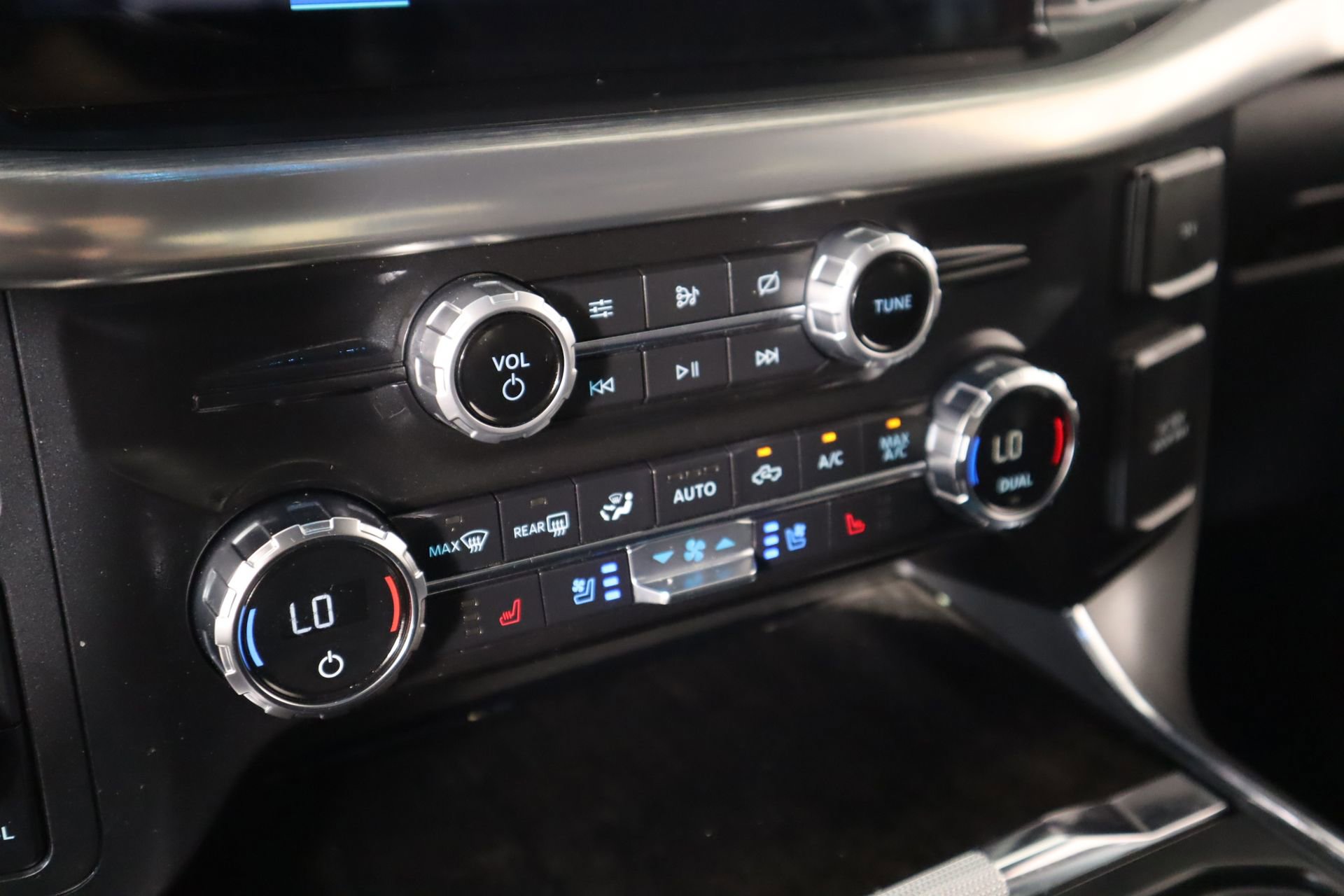 Used 2021 Ford F150 Lariat image 8