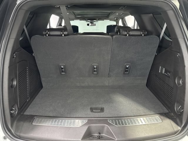 Used 2021 Chevrolet Tahoe Z71 w/ Luxury Package AWD/4WD image 32