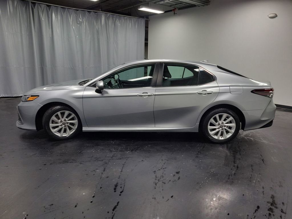 Used 2023 Toyota Camry LE image 5